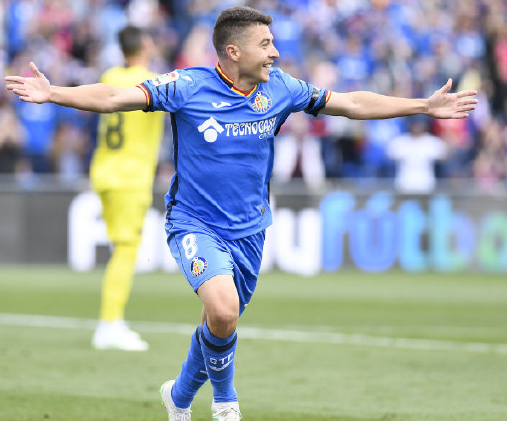 米乐官方网站-黑马崛起！瓦伦西亚反客为主成功击败豪门对手